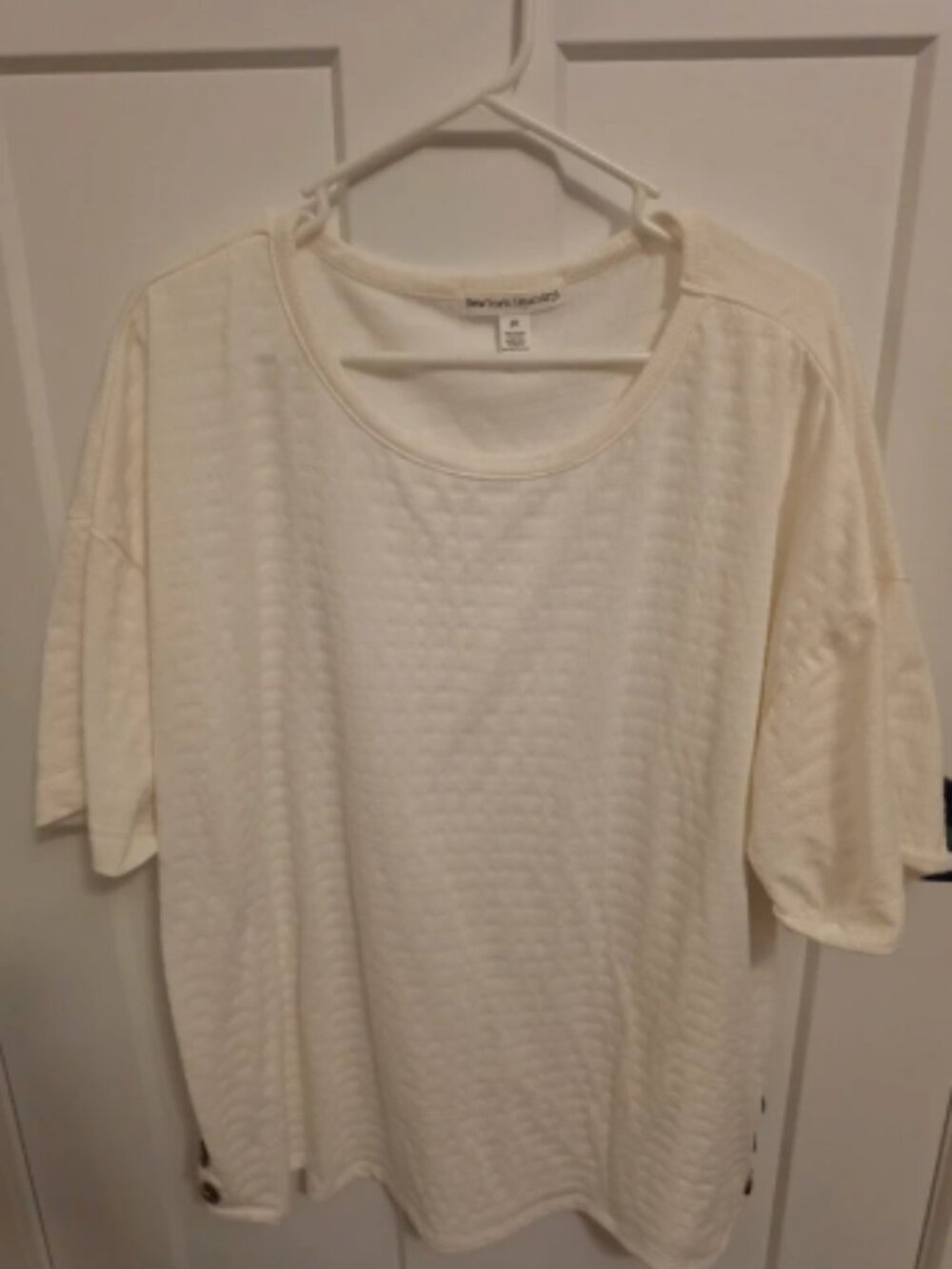 Textured Knit Top with Button Hem Details Size 2X